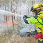 El incendio de Benicàssim, causado por un rayo, sigue activo pero con evolución favorable