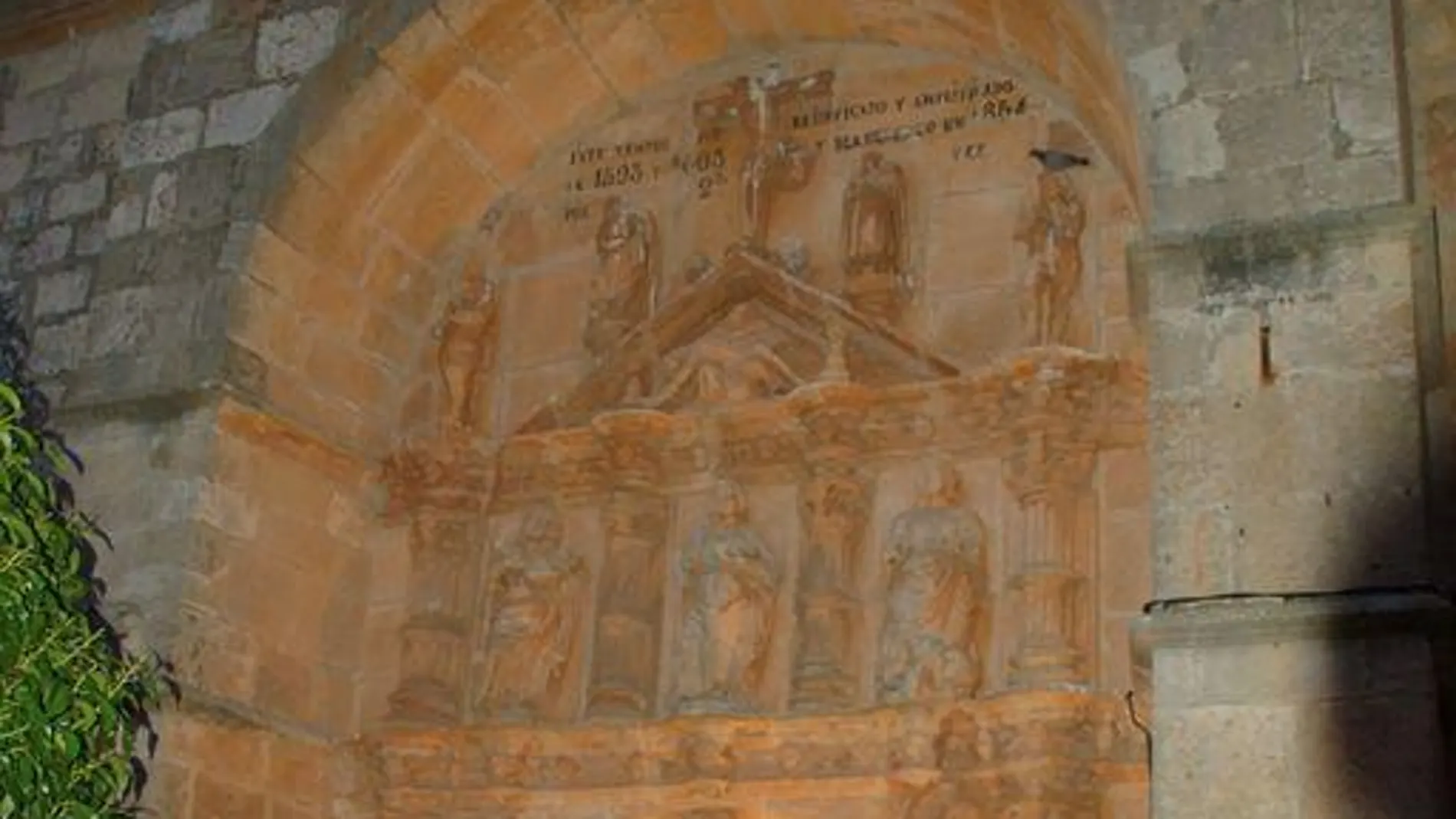 Portada de la Iglesia de Santa Eulalia de Zael