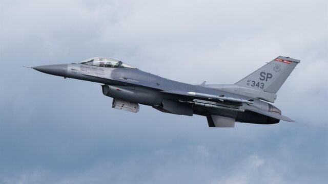 Ucrania.- Zelenski anuncia el despliegue de aviones de combate F-16 de fabricación estadounidense