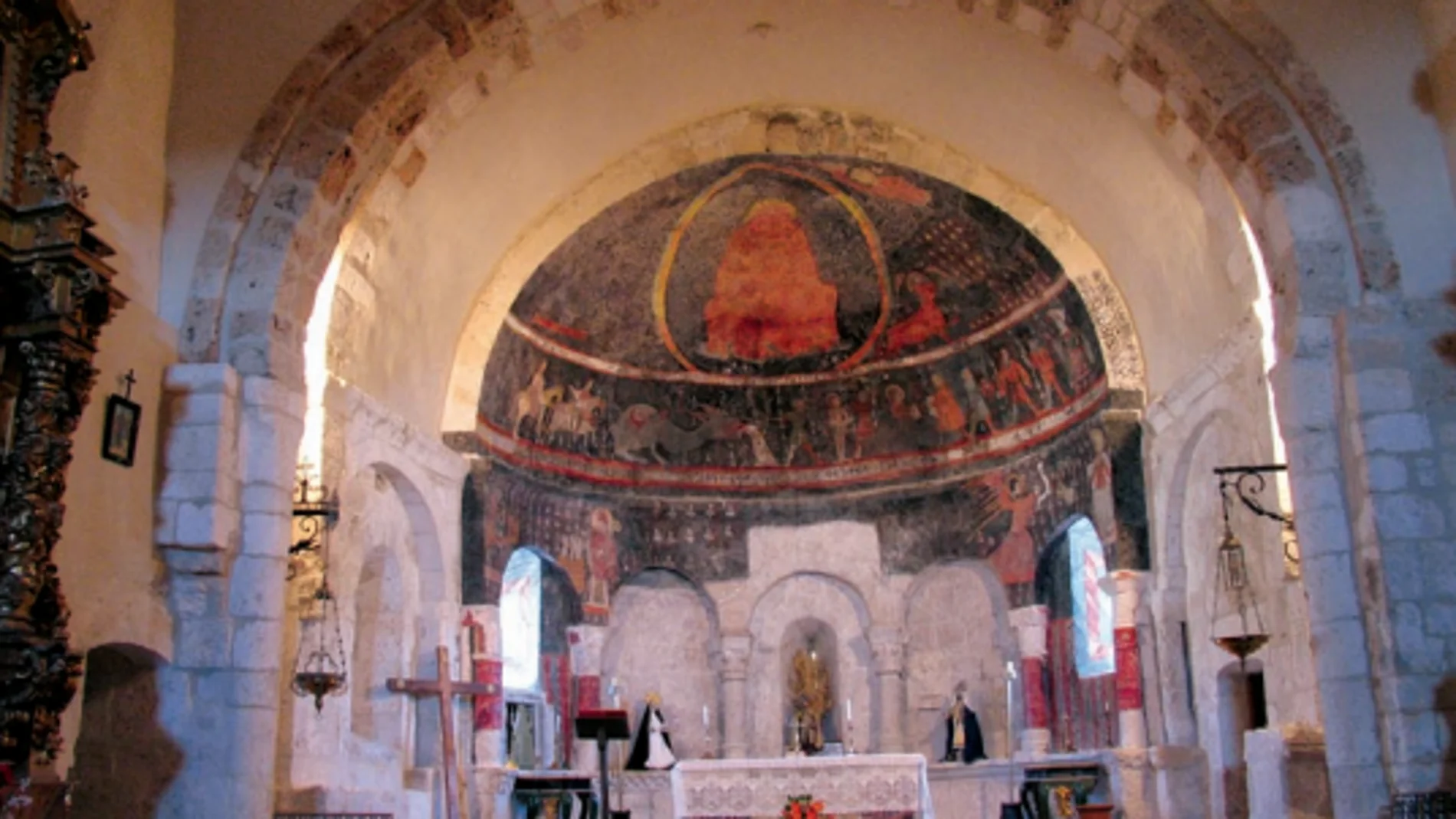 Imagen del interior de la iglesia de Santa Marina de Sacramenia