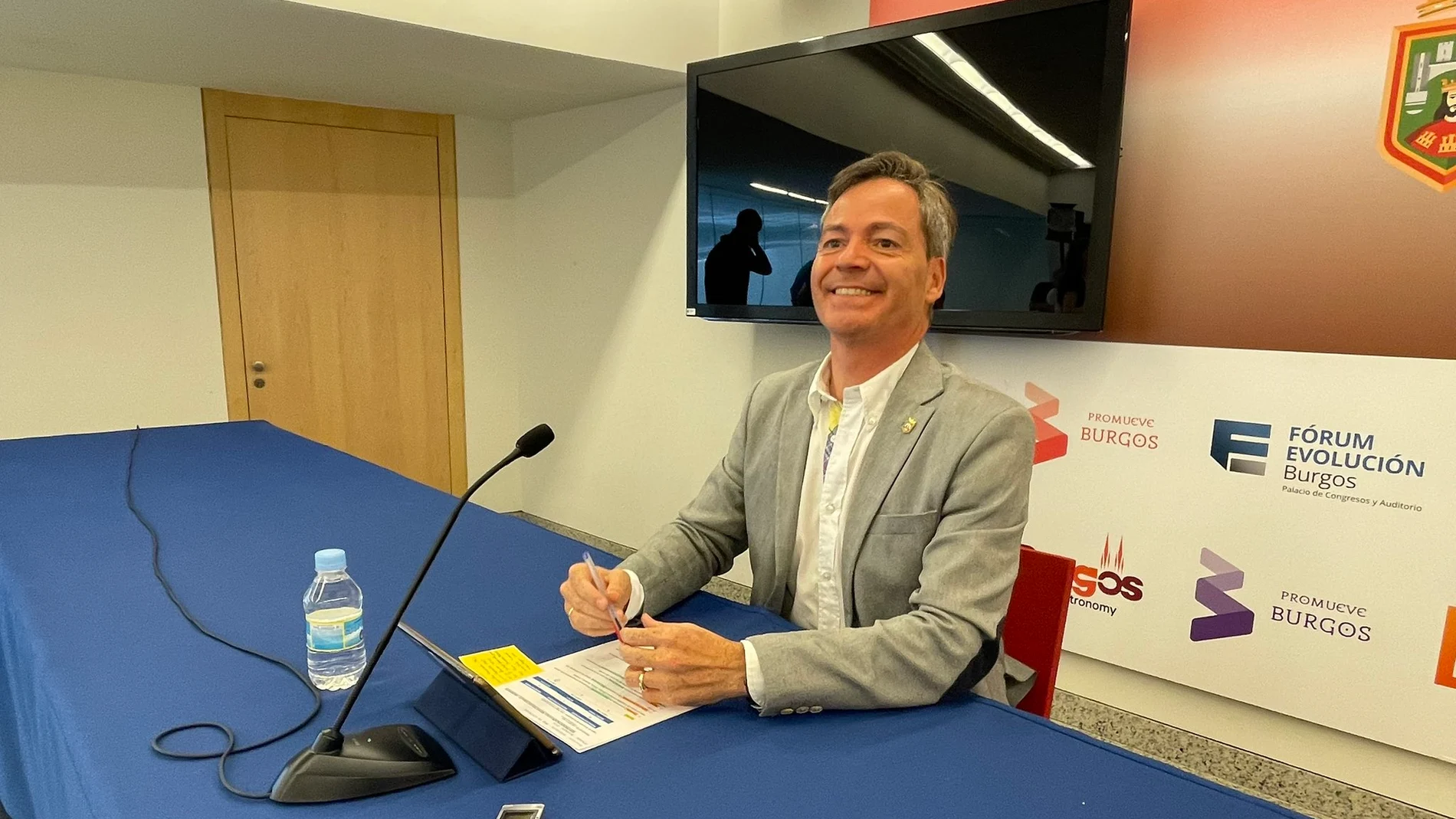 El presidente de la Sociedad ProBurgos, César Barriada, presenta el programa cultural