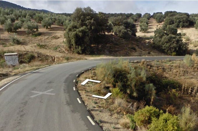 Muere tras volcar su coche en un olivar en Píñar, en Granada