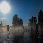 MADRID.-PSOE dice a Almeida que el calor "no se combate con ocurrencias" como "dos paradas refrescantes de las más de 10.000"