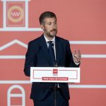 La Comunidad exige que Puigdemont sea detenido "si pisa España" y no se le den "privilegios" por ser "socio" de Sánchez