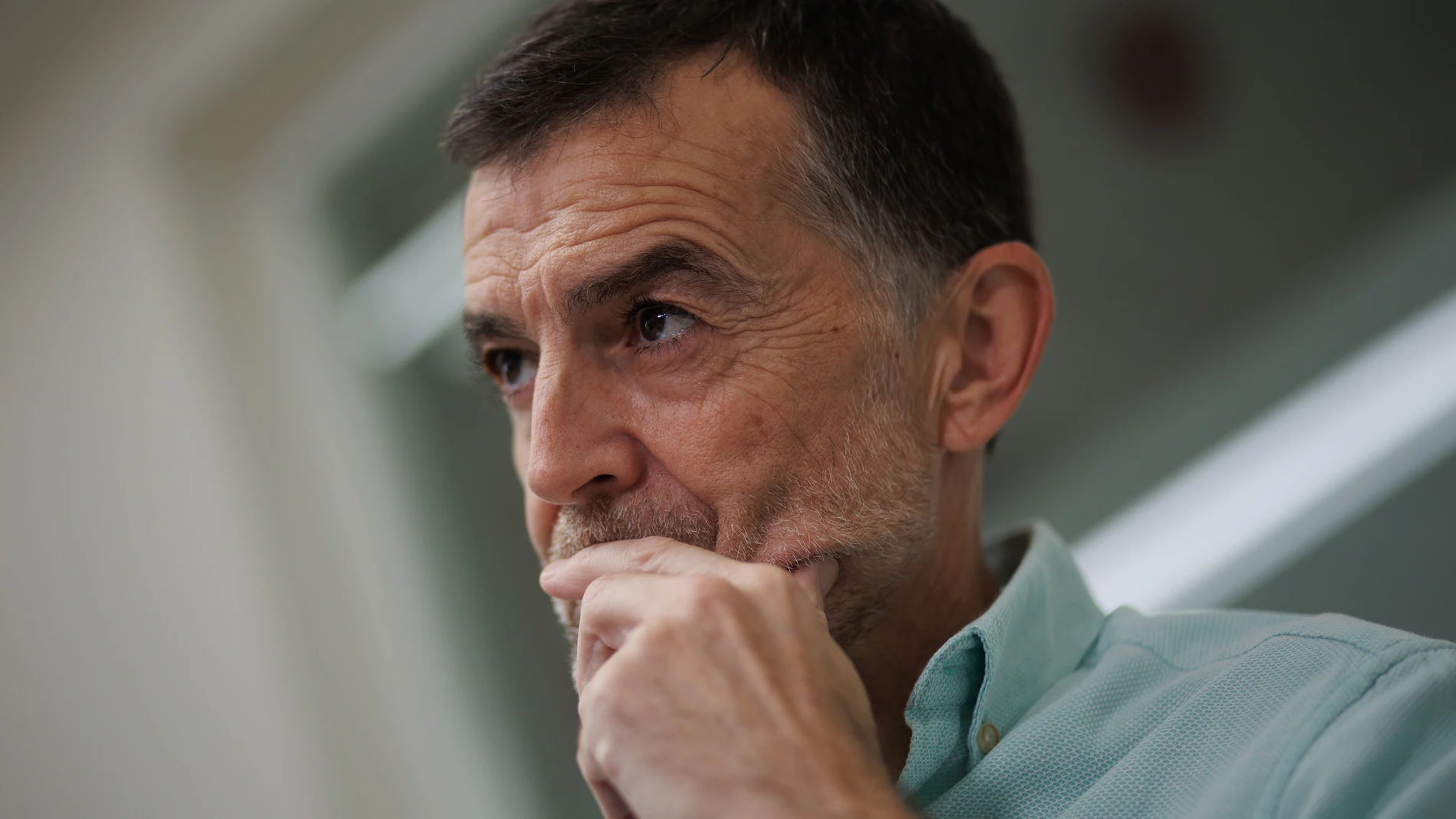 El coordinador federal de IU, Antonio Maíllo, durante una entrevista para Europa Press, en la sede de la agencia, a 7 de agosto de 2024, en Madrid (España). Maíllo ha sido coordinador autonómico de Izquierda Unida Los Verdes-Convocatoria por Andalucía (IULV-CA), además de militante del Partido Comunista de España. Desde mayo de 2024 es coordinador federal de IU. 07 AGOSTO 2024;ANTONIO MAILLO;IU;COORDINADOR;IZQUIERDA Alejandro Martínez Vélez / Europa Press 07/08/2024