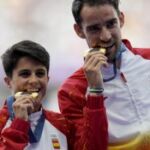 María Pérez y Álvaro Martín, tras colgarse el oro