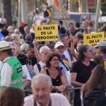 Primeros manifestantes en el acto 