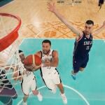 Stephen Curry anotó 36 puntos y fue clave en la remontada estadounidense