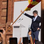 Detenido un mosso vinculado al coche donde se ha ido Puigdemont tras su discurso