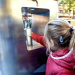 Fuente de agua fría y filtrada en la calle Maximilià Thous