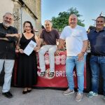 De Vicente y Pilar Martín junto a los poetas Carlos Aganzo y Fermín Herrero, entre otros, en Brieva