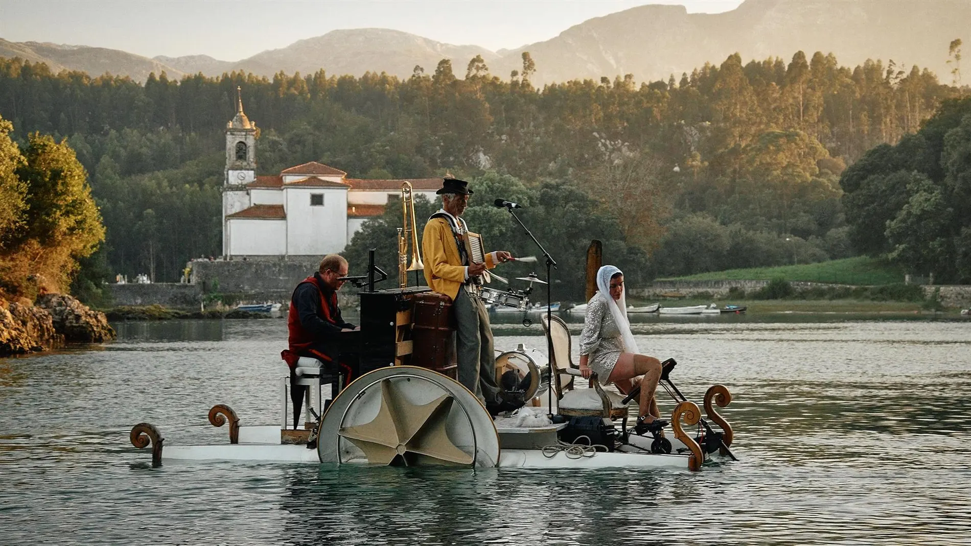 El embalse de El Atazar regresa el 20 de agosto a su cita estival con la música flotante: "Es un espectáculo muy vivo"