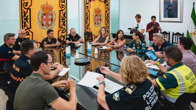 Reunión mantenida en el Ayuntamiento de Almería para trazar el dispositivo de seguridad de la Feria