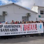 Concentración contra una agresión en el centro de salud de Benalúa