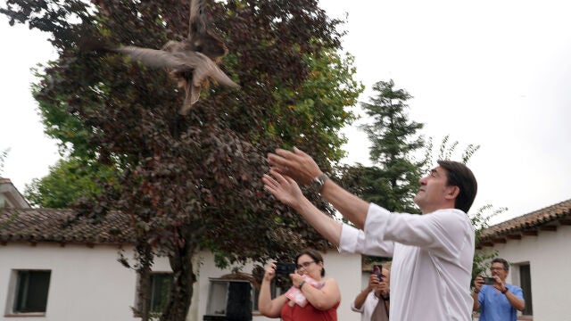 El consejero Suárez-Quiñones visita el Centro de Recuperación de Animales Silvestres