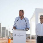 Félix Bolaños y Óscar Puente visitan las obras de la línea de alta velocidad de Almería