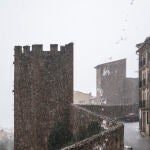 Un fuerte aguacero ha descargado la tarde de este martes sobre la localidad castellonense de Morella.