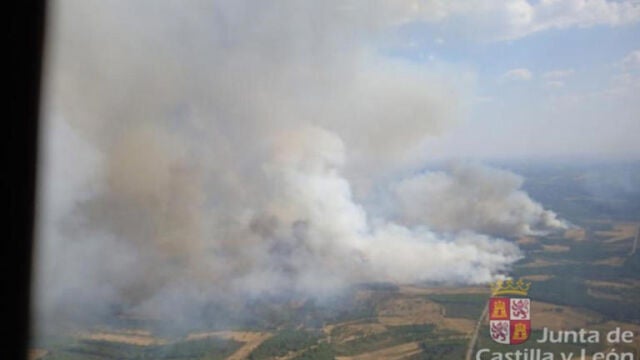 Extinguido el incendio de Alcañices (Zamora)