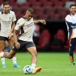 Mbappé, en el último entrenamiento antes de su estreno con el Madrid