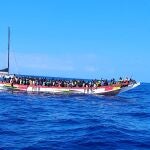 Salvamento Marítimo intercepta un cayuco cerca de Las Galletas