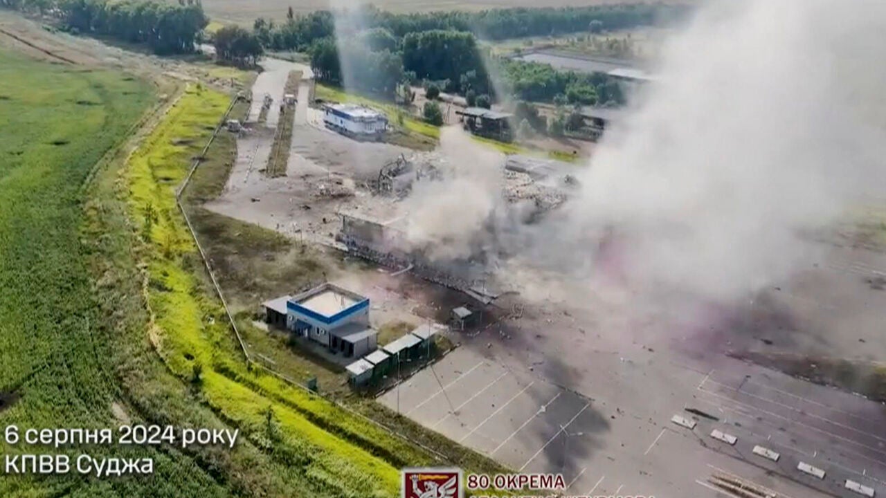 ウクライナの誘導爆弾がクルスクのロシアの橋を破壊するまさにその瞬間