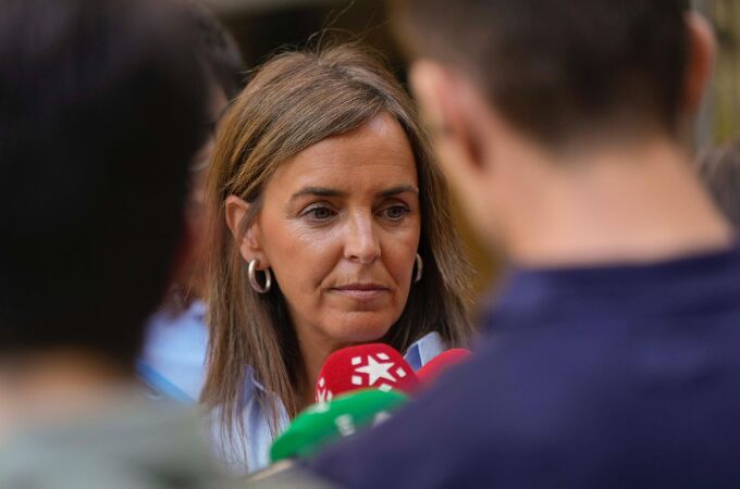 La vicesecretaria de organización del PP, Carmen Fúnez, a las puertas de la sede nacional del partido. 