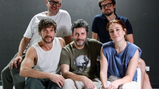 Plantel de "La Huella del Mal", película que se proyectará en Málaga