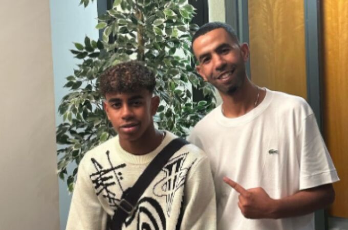 Lamine Yamal junto a su padre