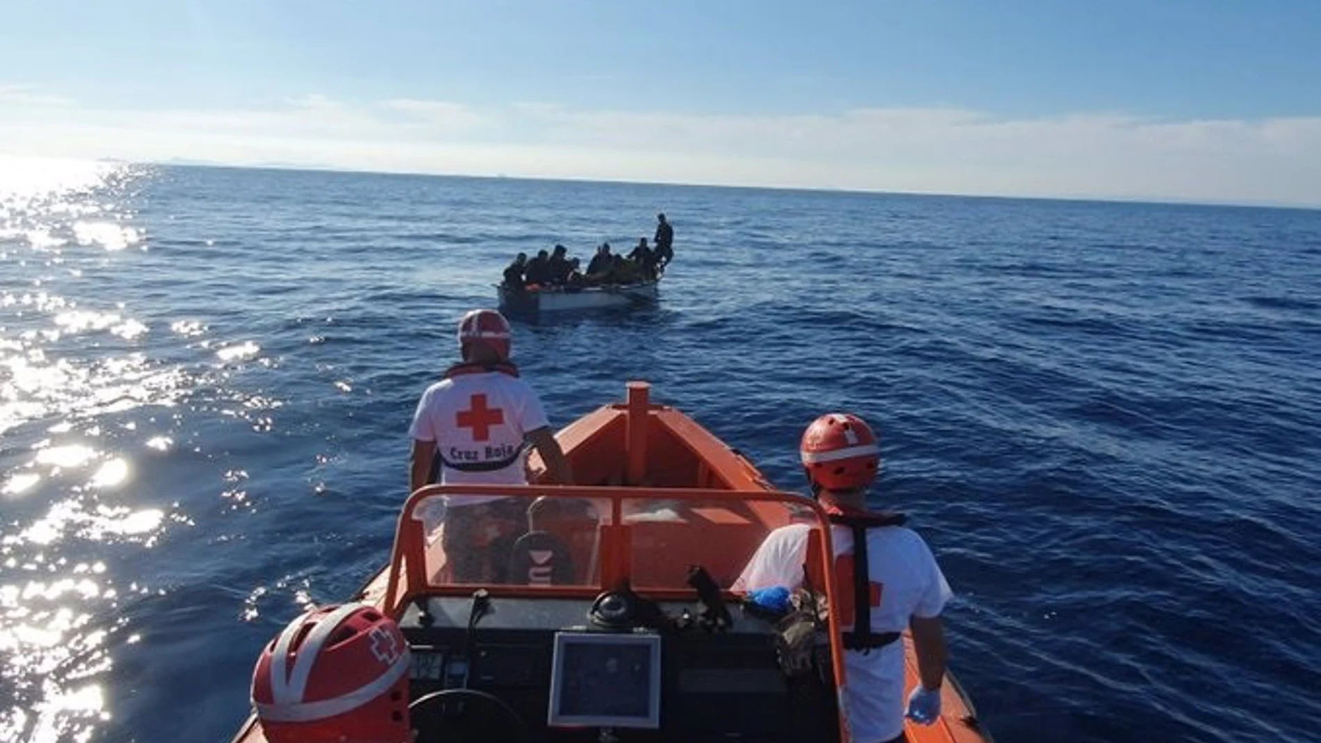 AMP.- Rescatadas 22 personas llegadas en dos pateras a Torrevieja y Teulada-Moraira (Alicante)