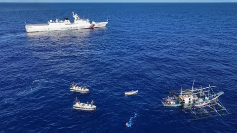 AMP.- China/Filipinas.-Un buque de Filipinas colisiona con uno chino en una zona disputada en el mar de China Meridional