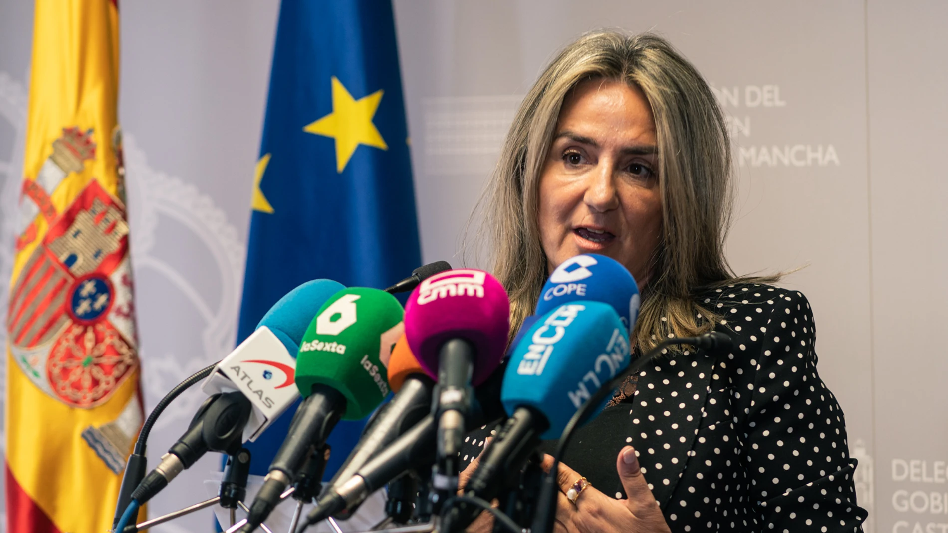 La delegada del Gobierno de España en Castilla-La Mancha, Milagros Tolón, comparece tras los dos crímenes ocurridos el fin de semana en la provincia, en la Delegación del Gobierno, a 20 de agosto de 2024, en Toledo, Castilla-La Mancha (España). Durante su comparecencia, la delegada del Gobierno de España en Castilla-La Mancha ha mostrado repulsa y el rechazo a los dos sucesos, después de que una joven de 17 años perdiera la vida en Otero tras recibir un disparo de la pareja sentimental de su ...