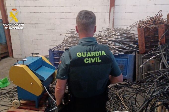 Imagen del cableado intervenido en la operación. GUARDIA CIVIL