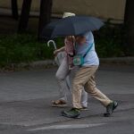 Un total de 16 provincias estarán mañana en aviso por lluvias, tormentas, calor y oleaje