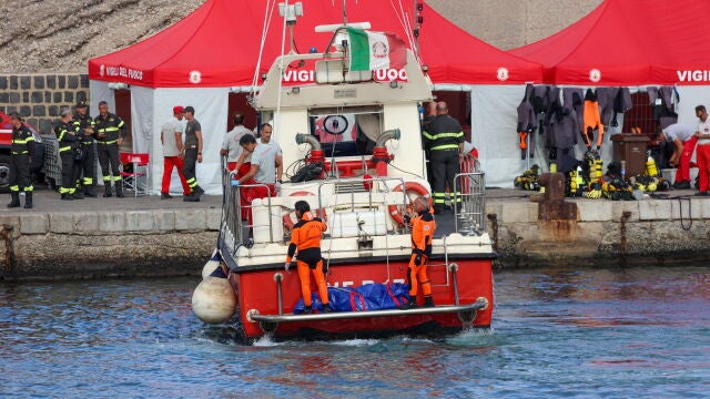 Rescuers recover more bodies of missing passengers from Bayesian yacht off Sicily Island