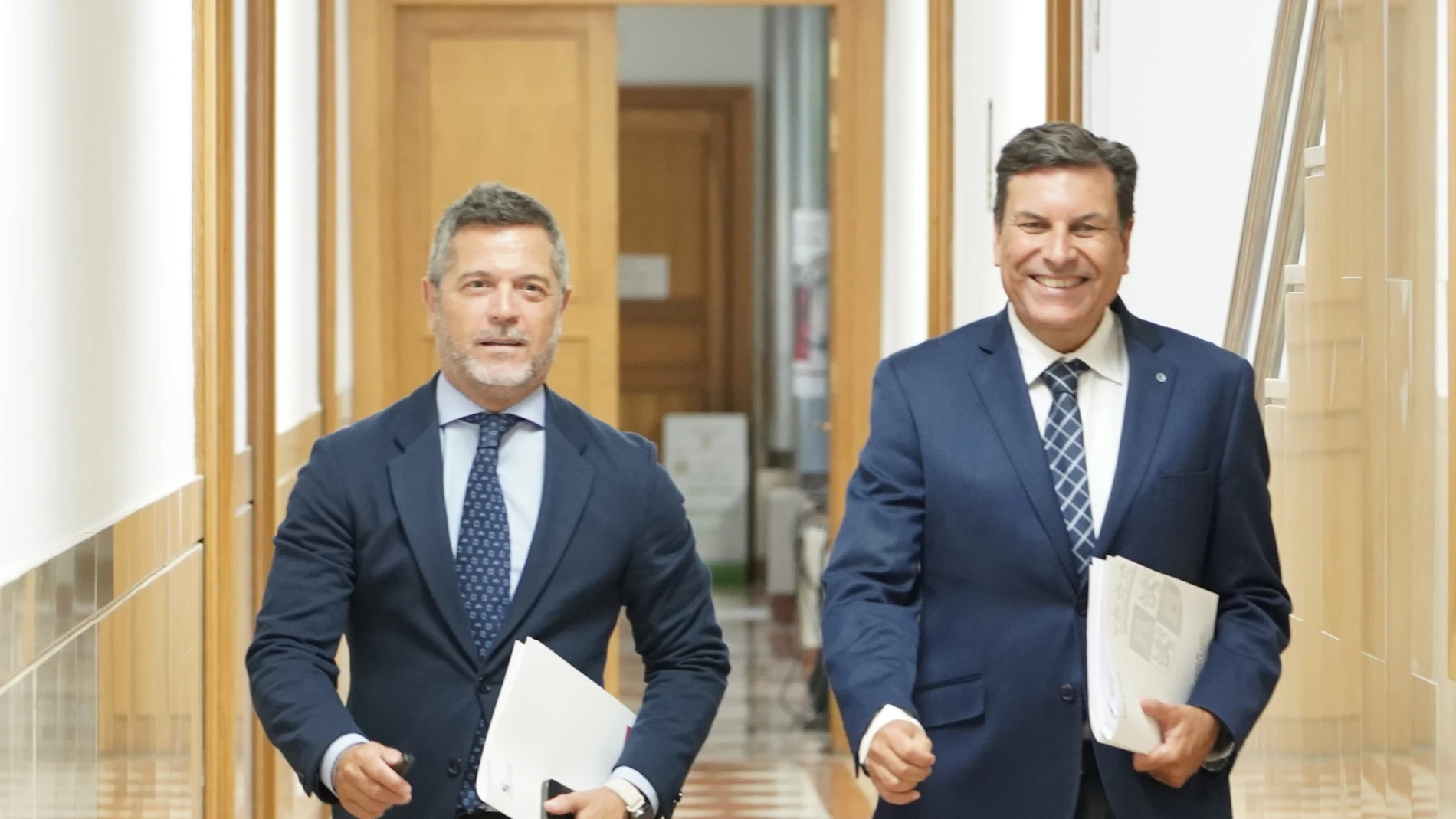 Carlos Fernández Carriedo junto a Julio López