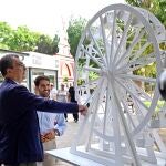 El alcalde, José Ballesta, anuncia la vuelta de la Noria para las Fiestas de Septiembre 2024