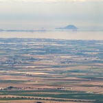 El Ministerio avierte que la actual degradación del espacio natural responde a la “caótica” ocupación y transformación de su cuenca, con la expansión de presiones de este tipo hacia el ecosistema