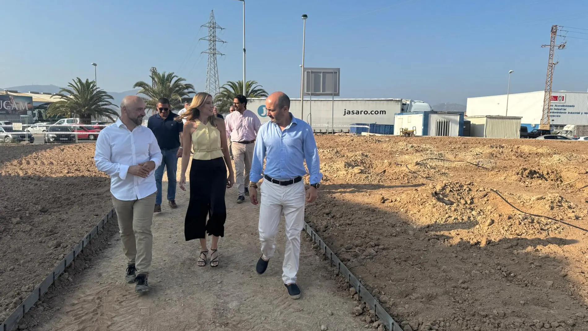 La consejera de Empresa, Empleo y Economía Social, Marisa López Aragón, visita las obras que se están realizando en el polígono Cabezo Beaza de Cartagena