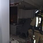 Imagen de la cocina de la vivienda afectada por la explosión de un bombona de butano