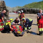 Imagen de los servicios de emergencias de Cantabria durante el rescate