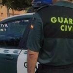 Un agente de la Guardia Civil