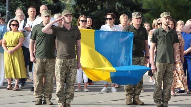Run with Ukrainian flag in Kiev