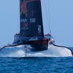 El Alinghi suizo, en plena regata