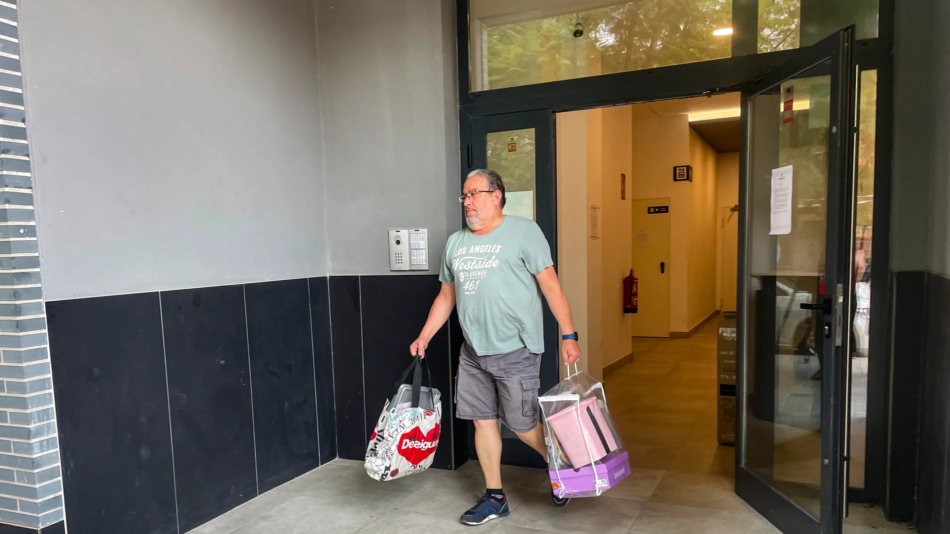 Las familias han ido abandonando las viviendas cedidas a lo largo del día de hoy