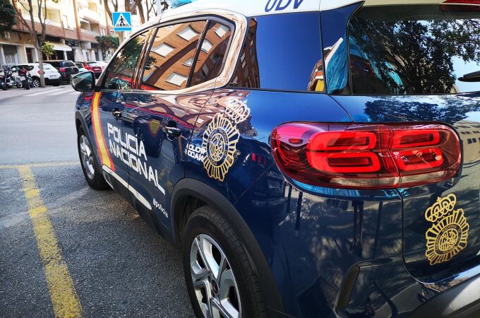 Herida una mujer al ser apuñalada en una plaza de Alicante por causas que investiga la Policía