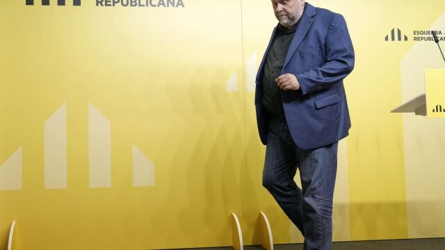 GRAFCAT4395 BARCELONA 16/05/2024.- El presidente de ERC, Oriol Junqueras, durante su comparecencia hoy, ofreciendo una rueda de prensa para explicar su decisión de dejar la presidencia de la formación política republicanao. EFE/Alejandro Garcia