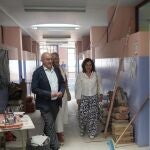 El alcalde de Valladolid, Jesús Julio Carnero, y la concejala de Educación y Cultura, Irene Carvajal, visitan una obra enmarcada en el Programa de Mantenimiento de Colegios Públicos y Escuelas Infantiles Municipales, que se ejecuta durante el verano