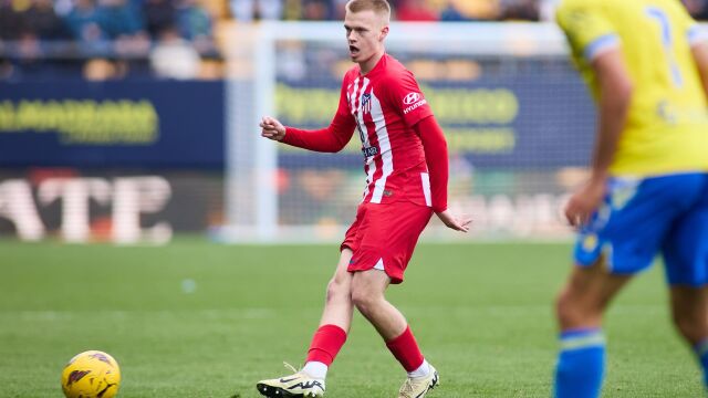 MADRID.-El Atlético de Madrid ceda al centrocampista belga Arthur Vermeeren al RB Leipzig alemán