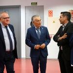 El consejero de Sanidad, Alejandro Vázquez, se reúne con los alcaldes de Valle de Mena y Melgar de Fernamental