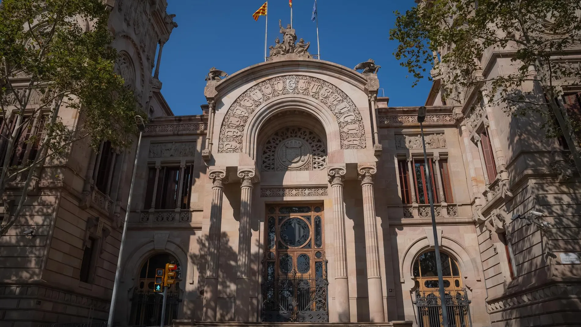 Prisión provisional para el detenido por presuntamente herir y dejar grave a su mujer el domingo en Barcelona